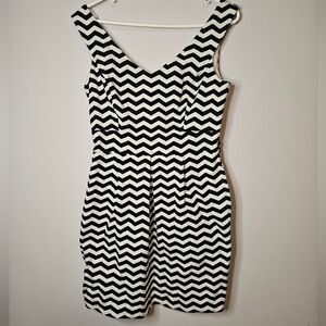 WHBM black and white zigzag striped dress